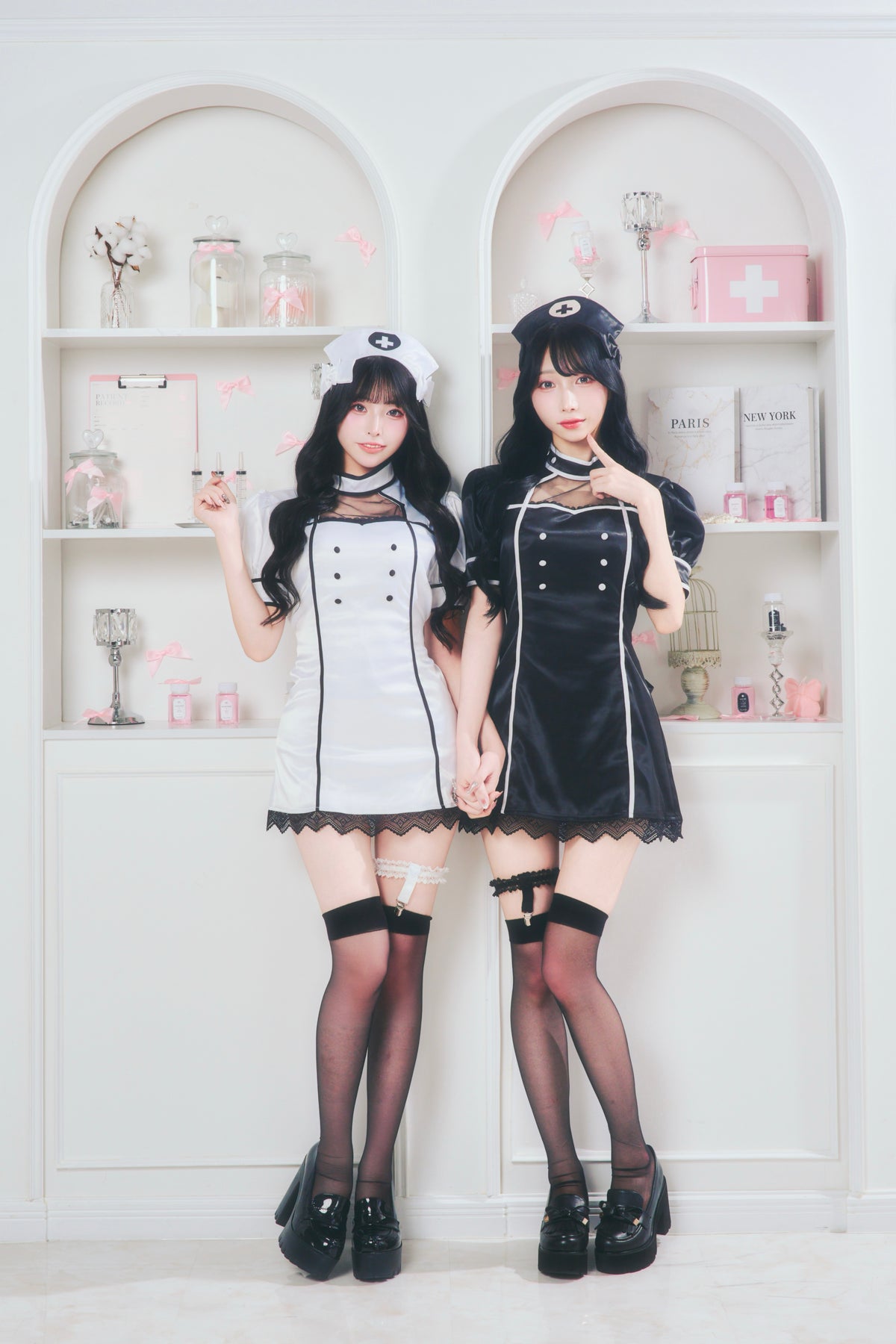 タイトサテンナース / WHITE