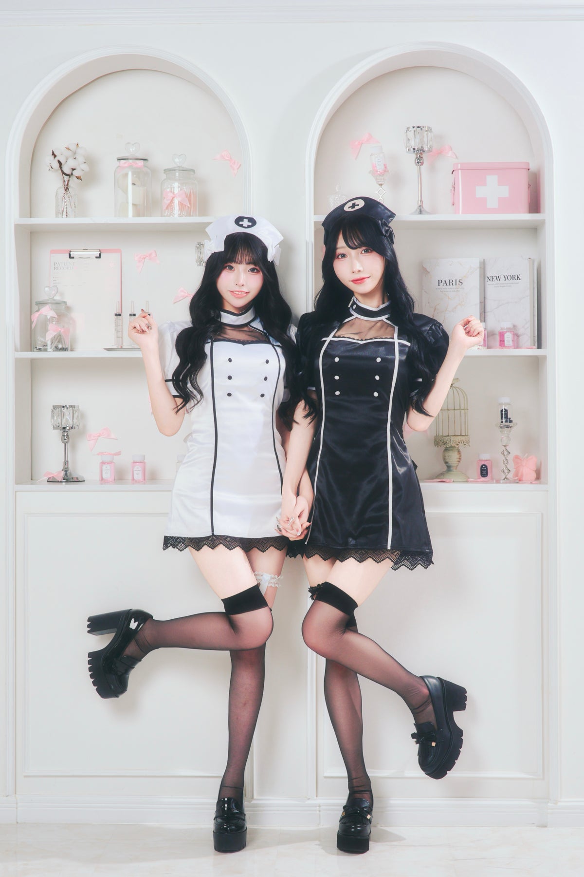 タイトサテンナース / WHITE